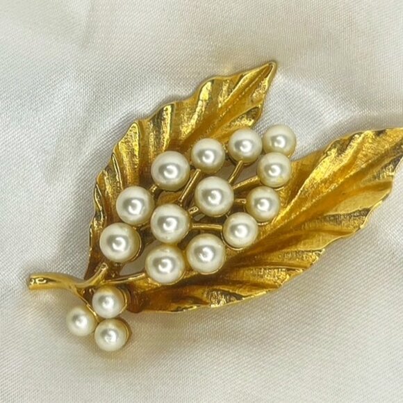 4 Vintage Pearl Brooches Bundle - Picture 2 of 5